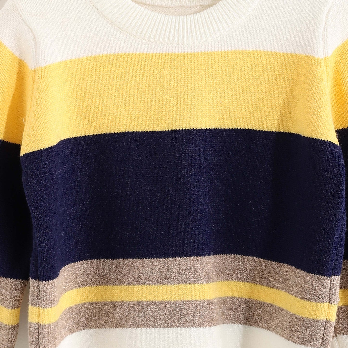 Bundle Of 2 Pullover Bucklet Round Neck