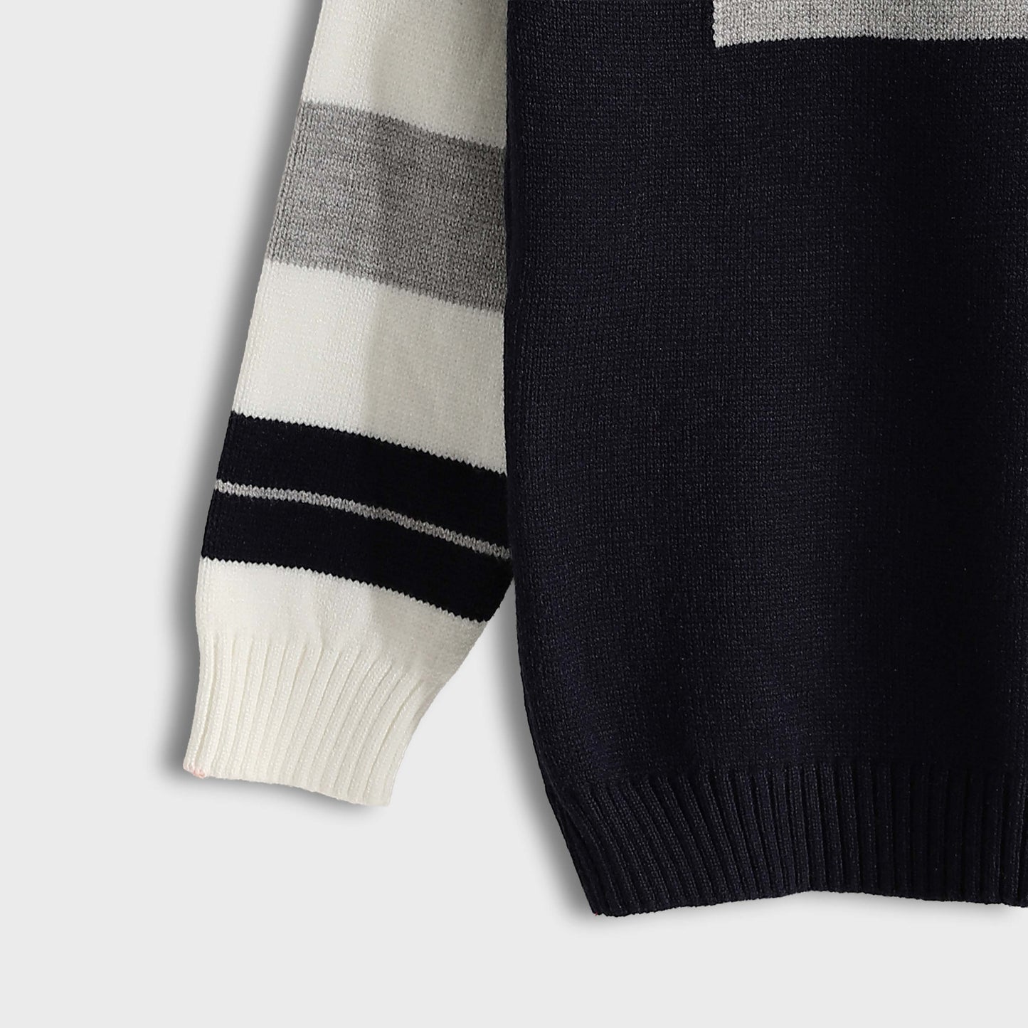 Crew Pullover Neck Pullover - بلوفر برقبة دائرية