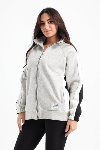 سترة رياضية ملونة