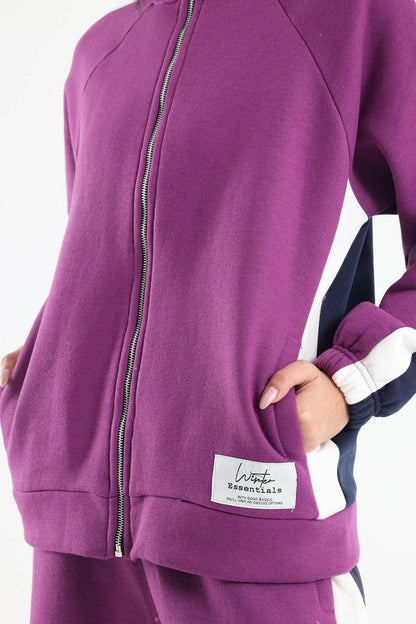 سترة رياضية ملونة