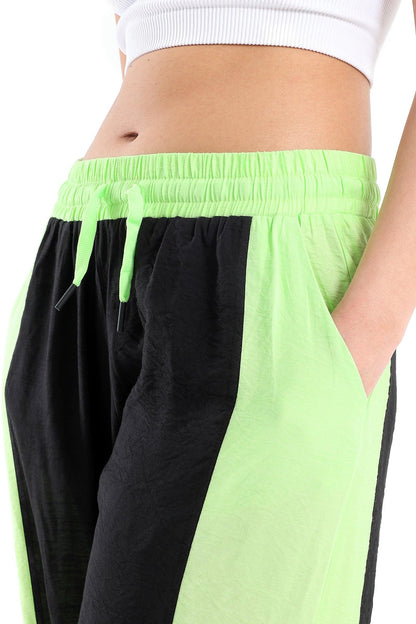 بنطلون ملون مع شقوق