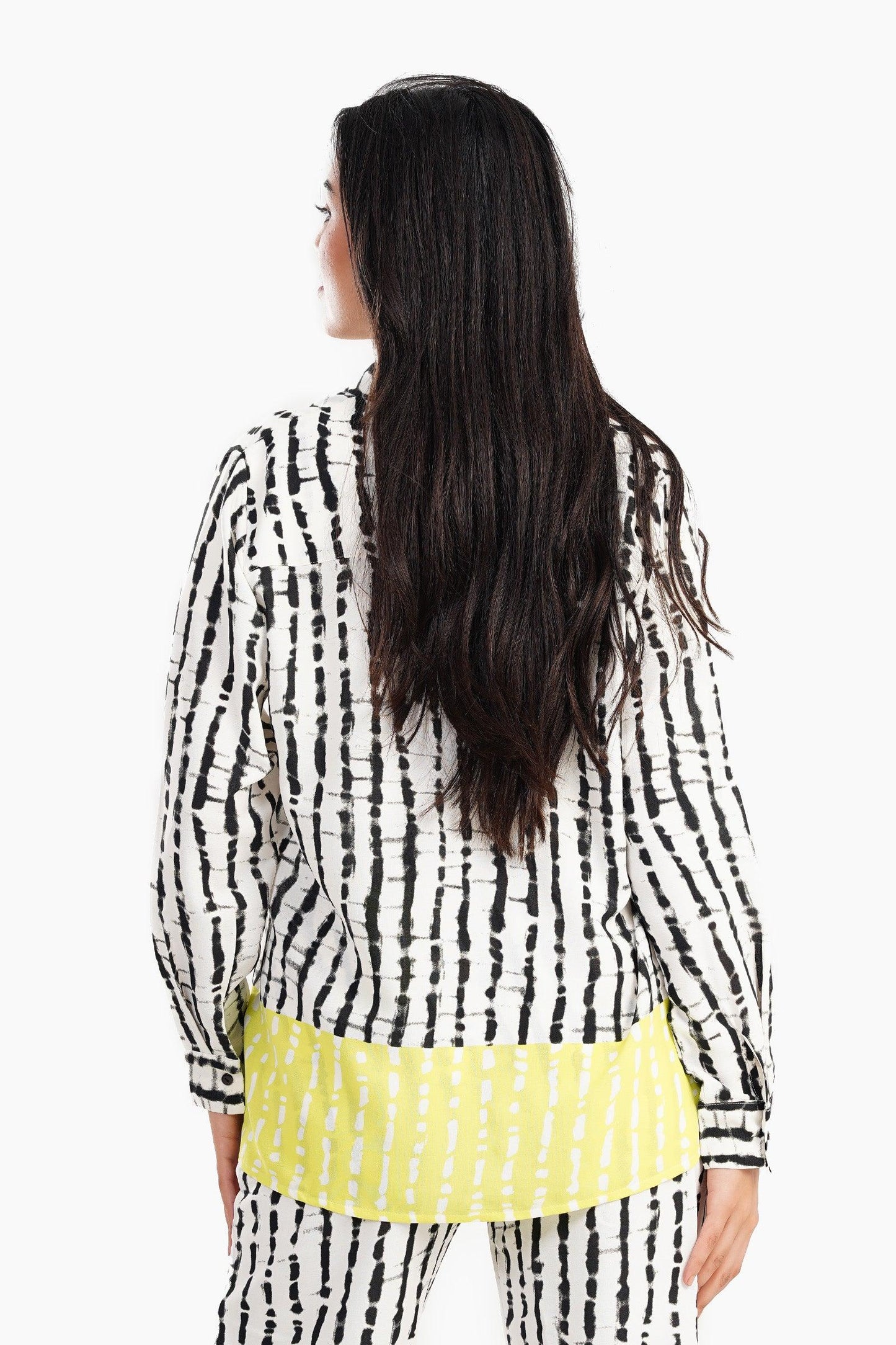 قميص مخطط بألوان متعددة