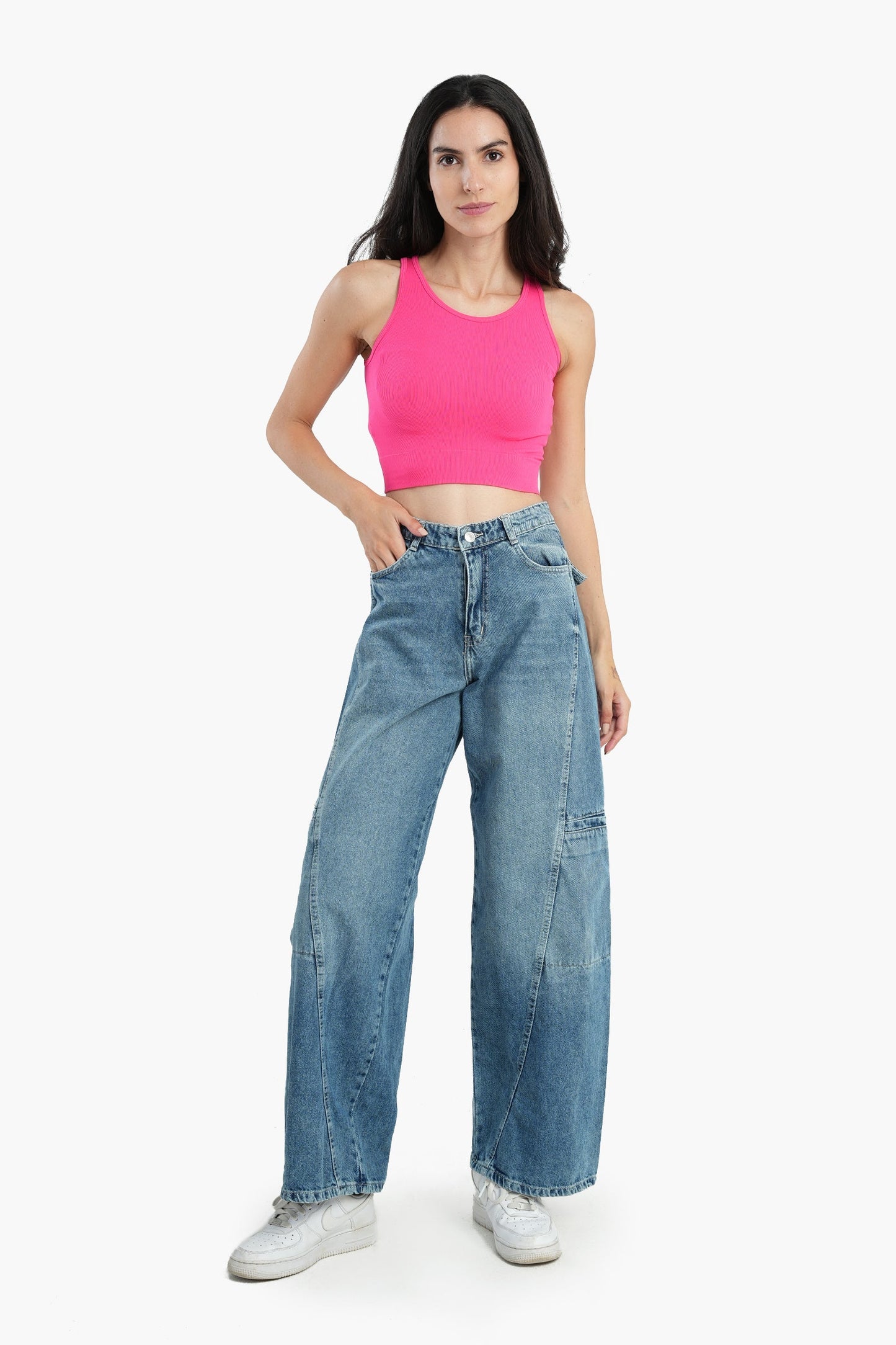 Wide Leg Jeans in Back Flap Pockets