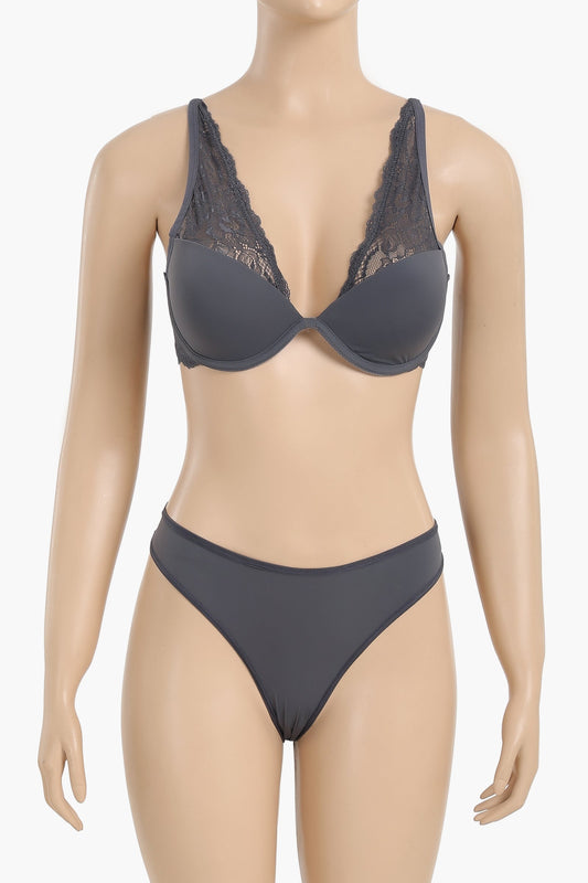 مجموعة حمالة صدر بسلك مع سروال داخلي من الدانتيل