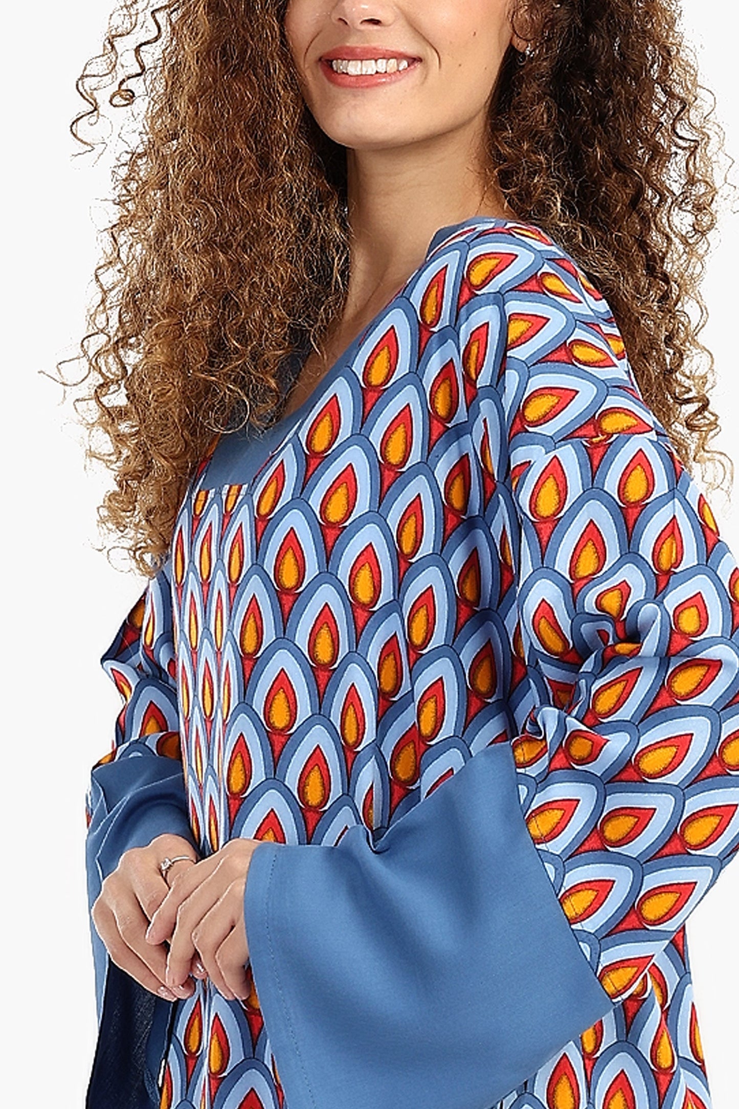 فستان كبير الحجم مطبوع بالكامل