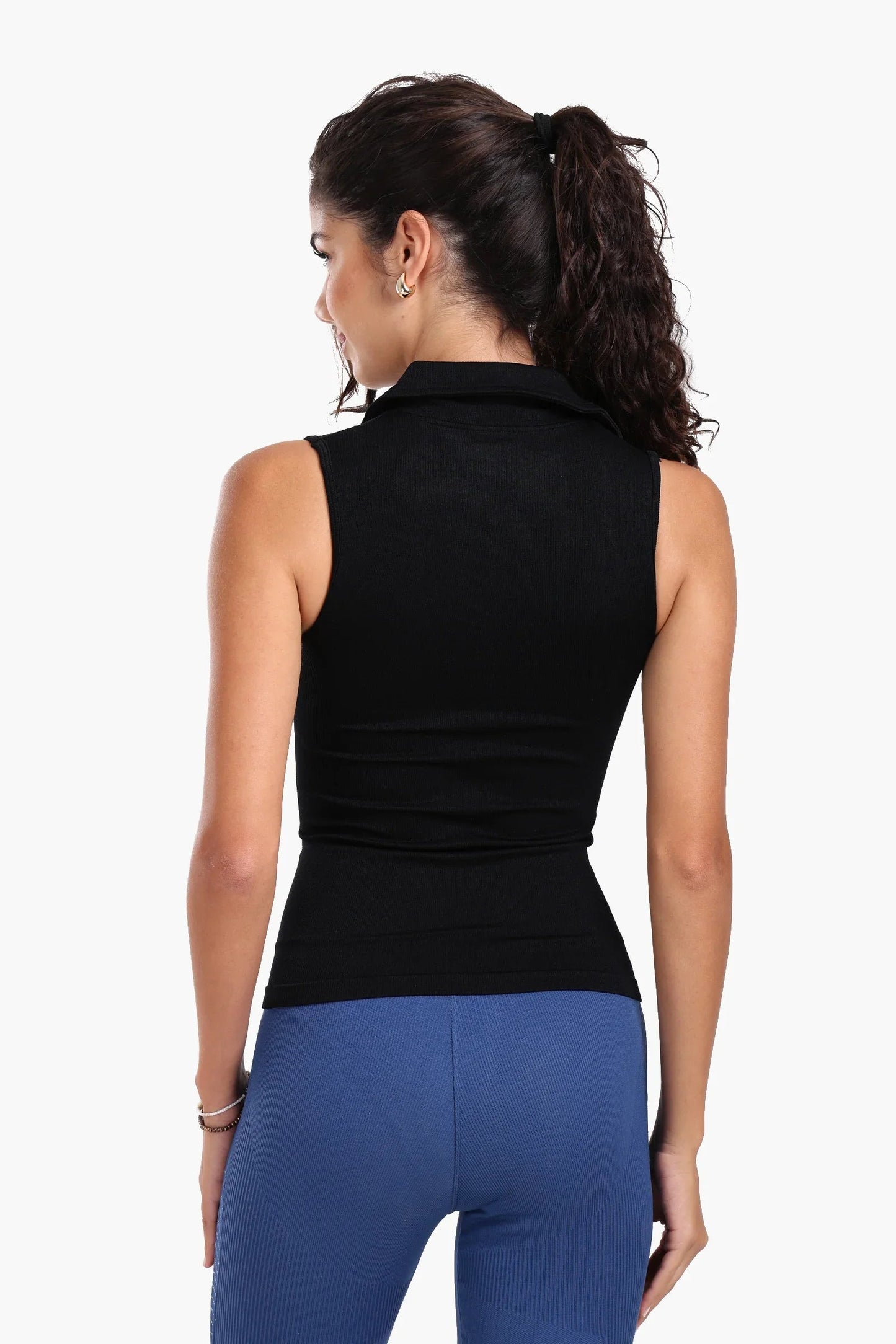 بلوزة بياقة بولو بدون درزات