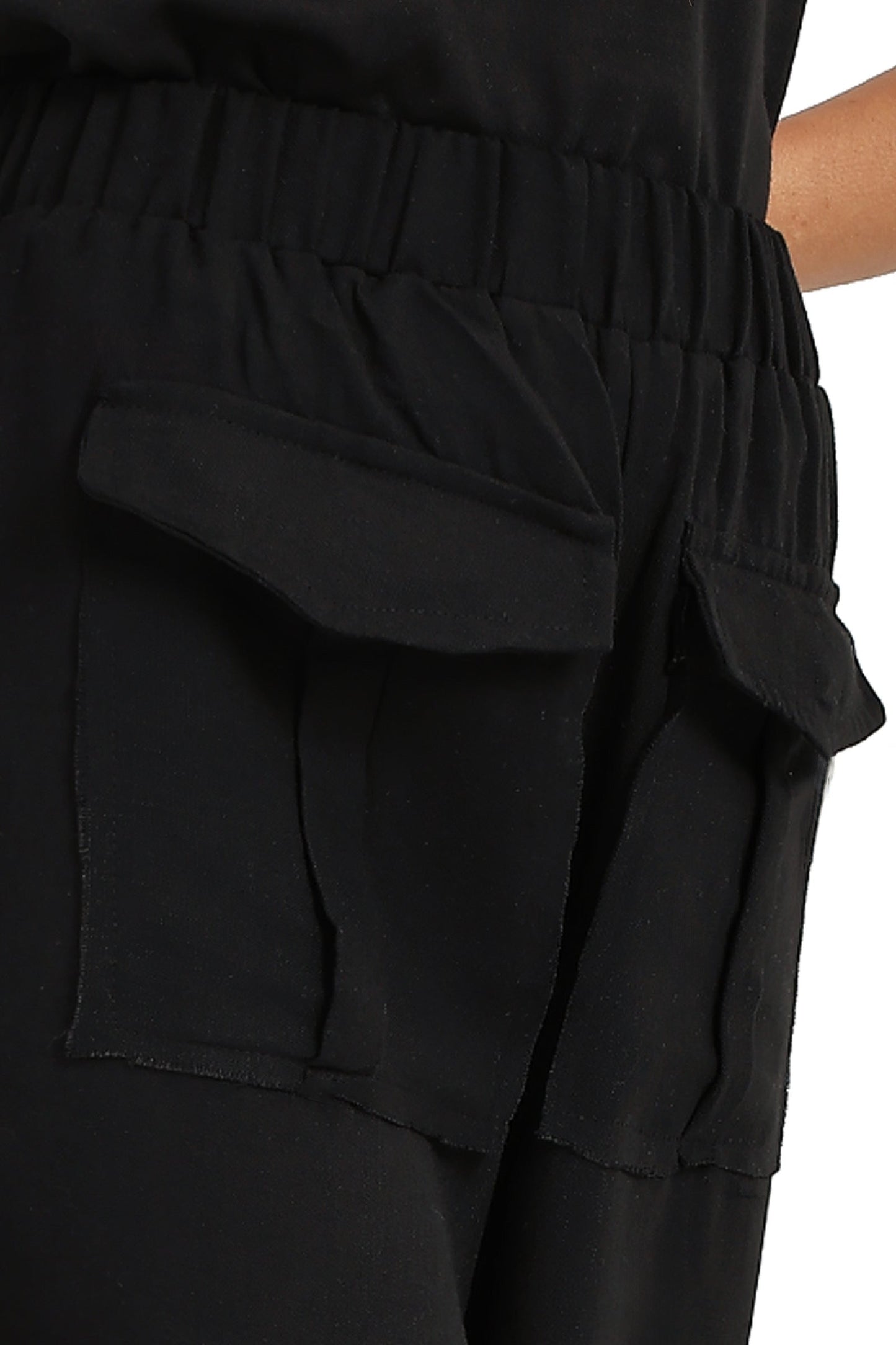 بنطلون بجيوب أمامية