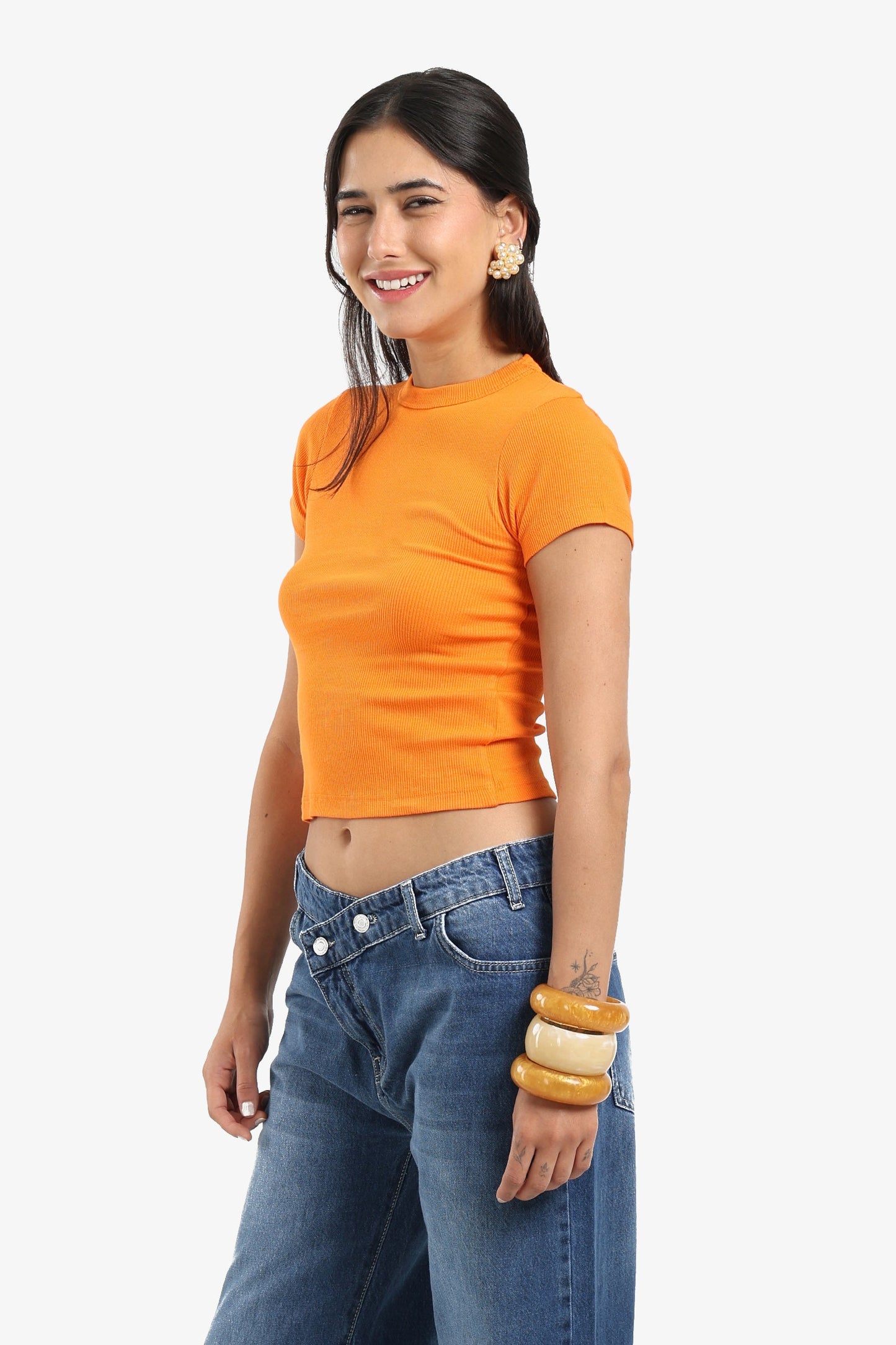 بلوزة مضلعة برقبة دائرية