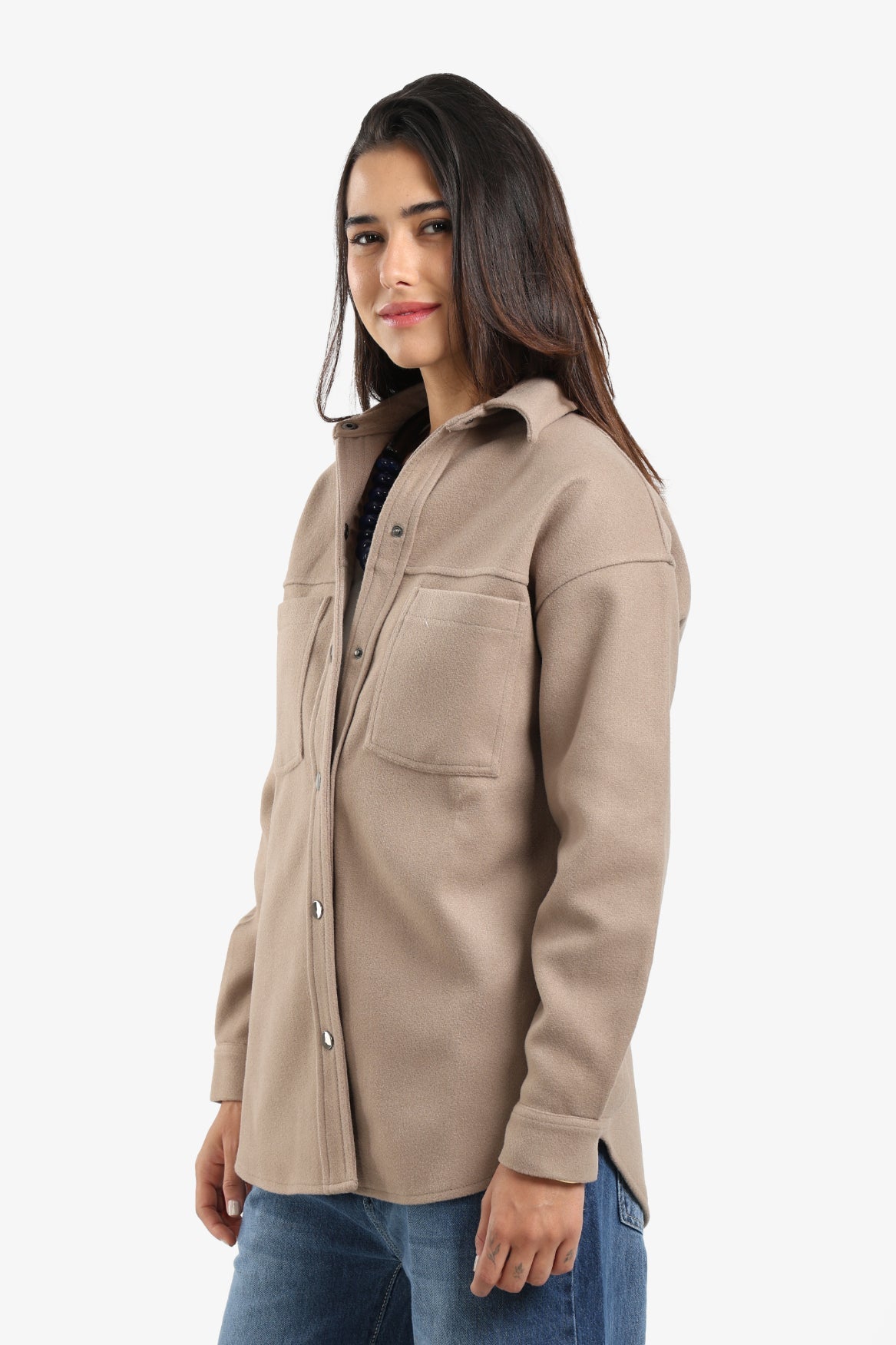 قميص خارجي من الصوف بأزرار