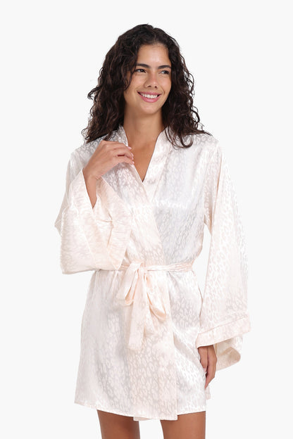 رداء أنيق من الجاكار