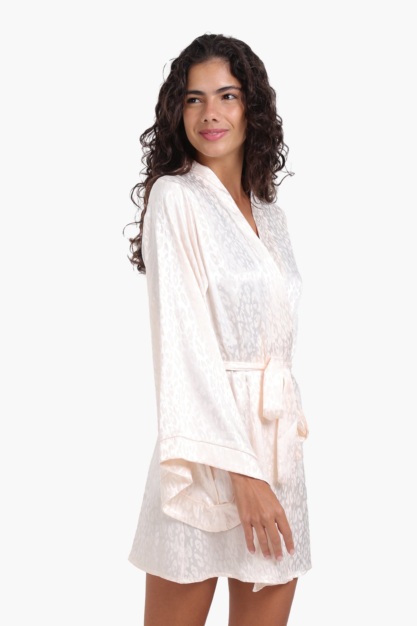 رداء أنيق من الجاكار