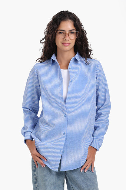 قميص مخطط بأكمام طويلة