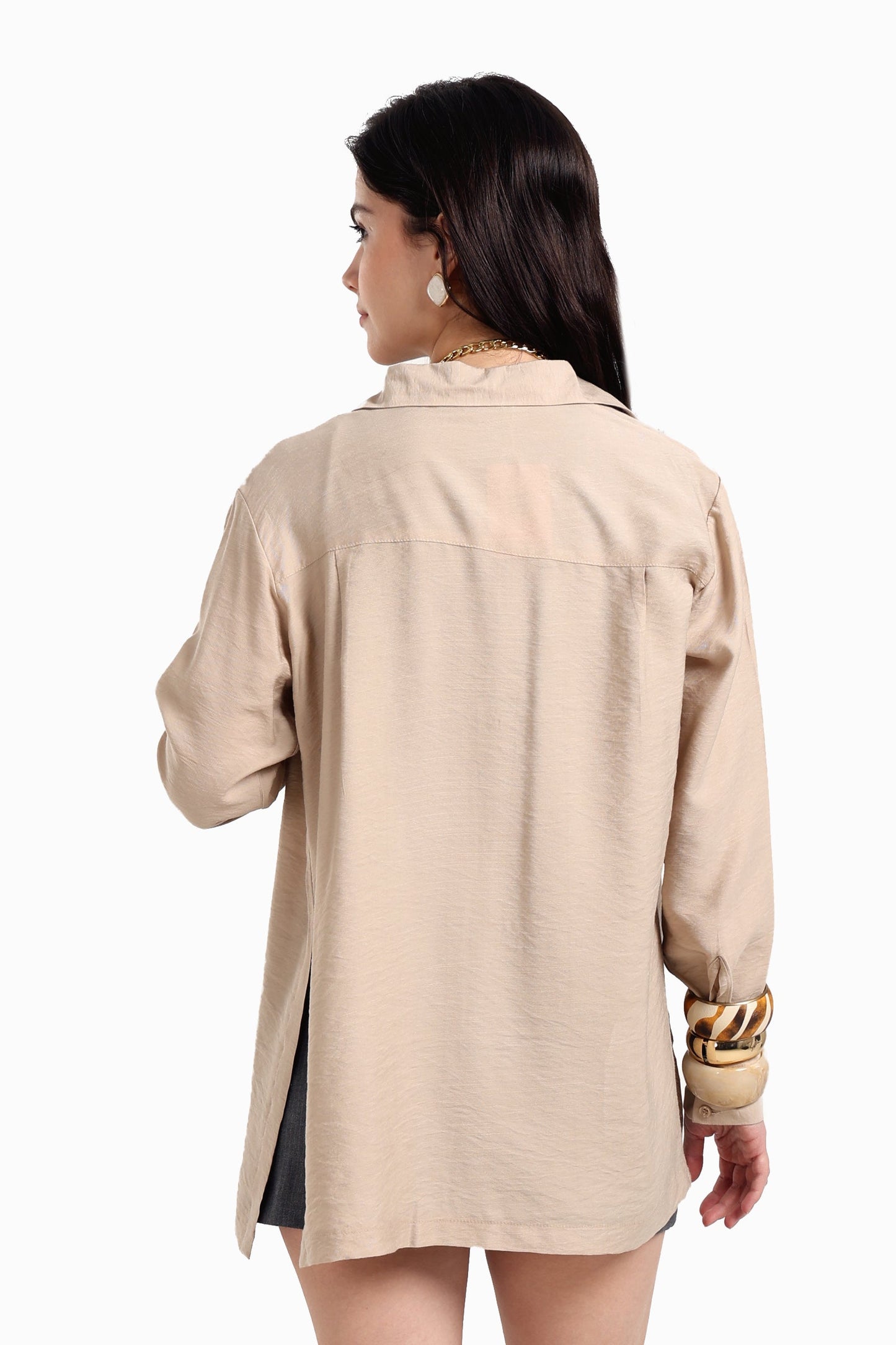 قميص فوال بأزرار للإغلاق