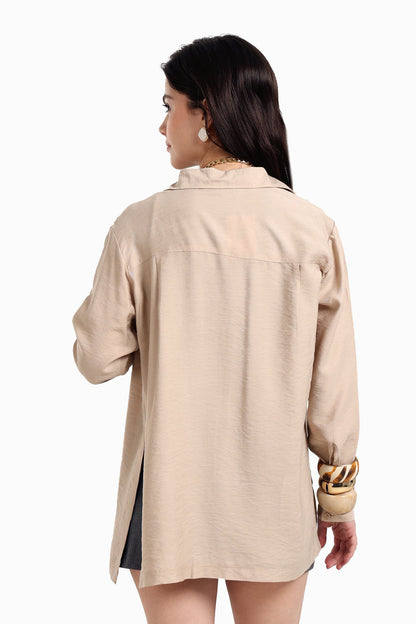 قميص فوال بأزرار للإغلاق