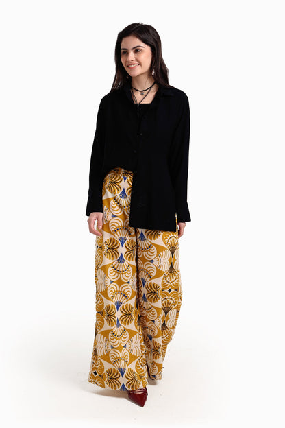 قميص فوال بأزرار للإغلاق