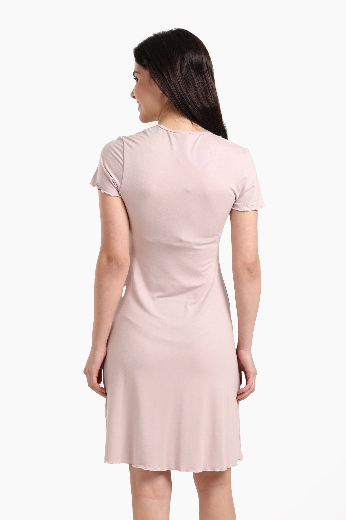 قميص نوم من الفيسكوز بفتحة رقبة على شكل حرف V