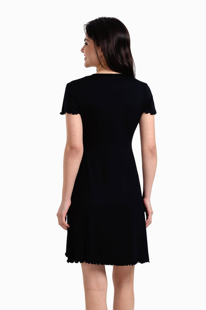 قميص نوم من الفيسكوز بفتحة رقبة على شكل حرف V