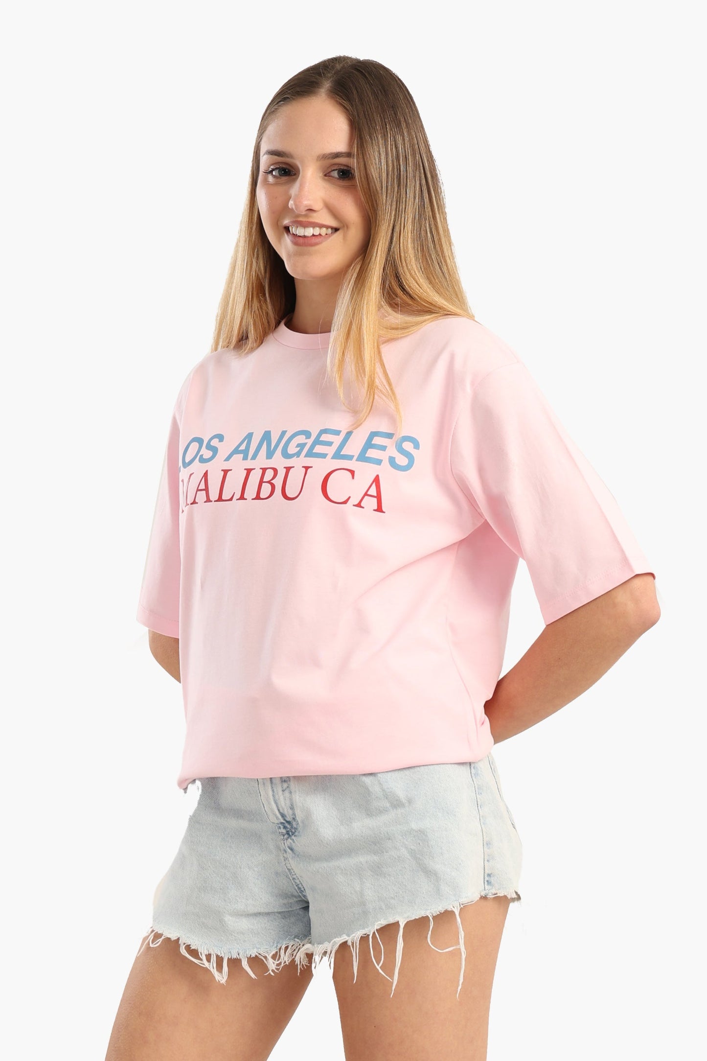 تي شيرت وردي سهل الارتداء