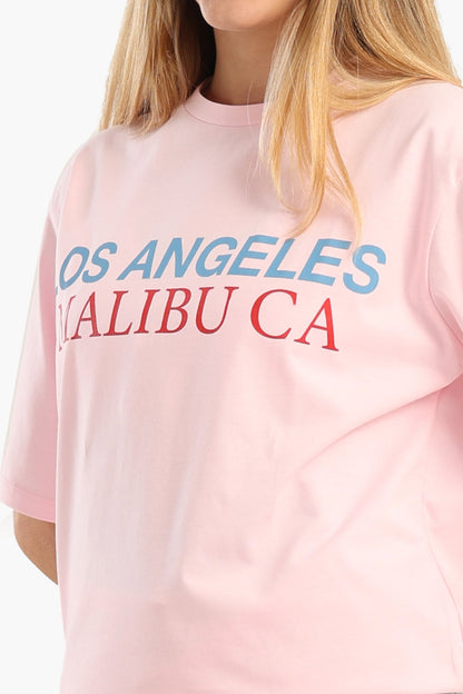 تي شيرت وردي سهل الارتداء