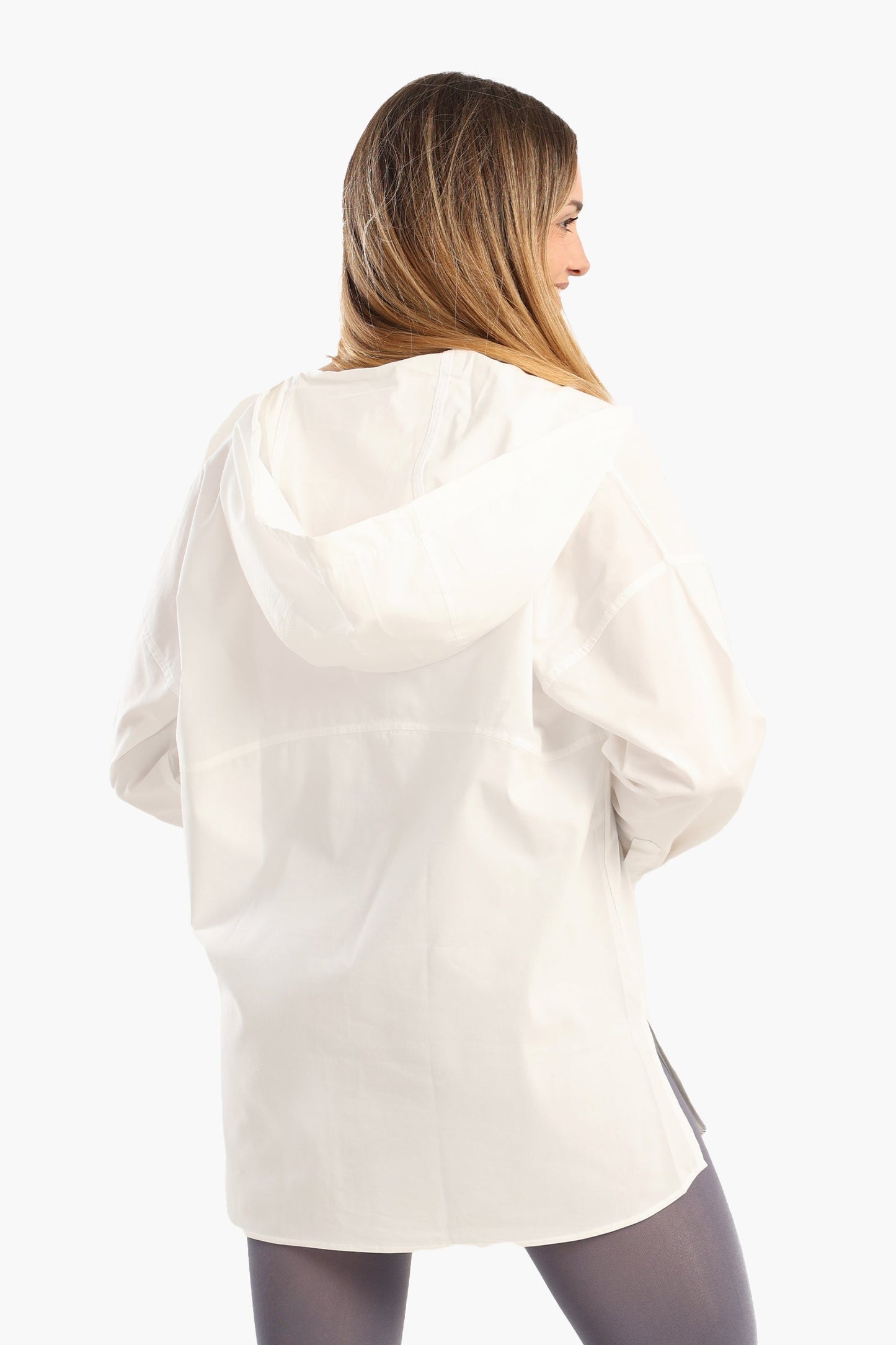 قميص بغطاء رأس مريح