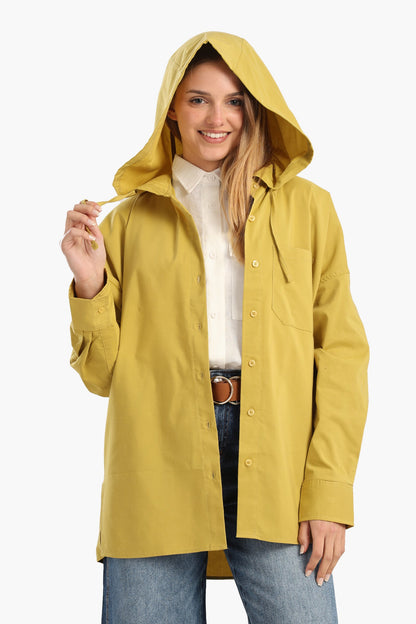 قميص بغطاء رأس مريح