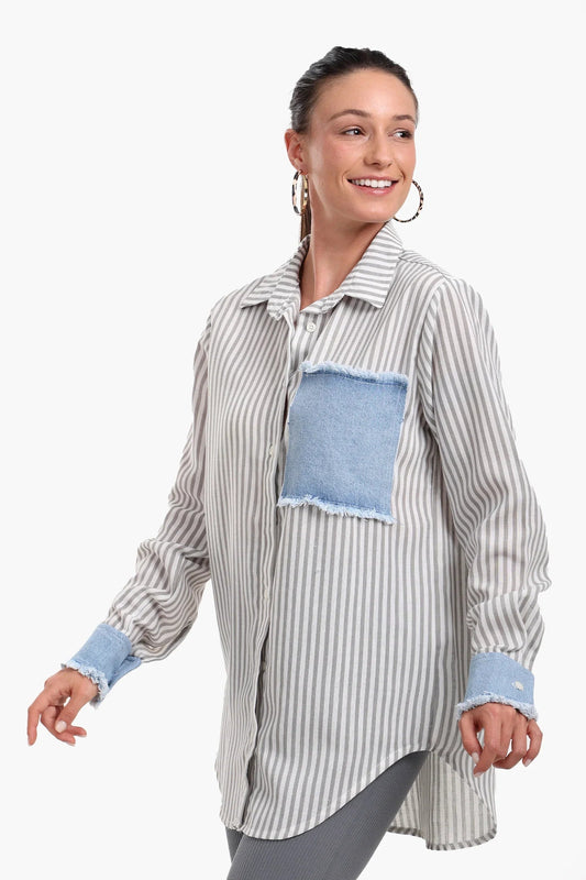 قميص مخطط مع تفاصيل الدنيم