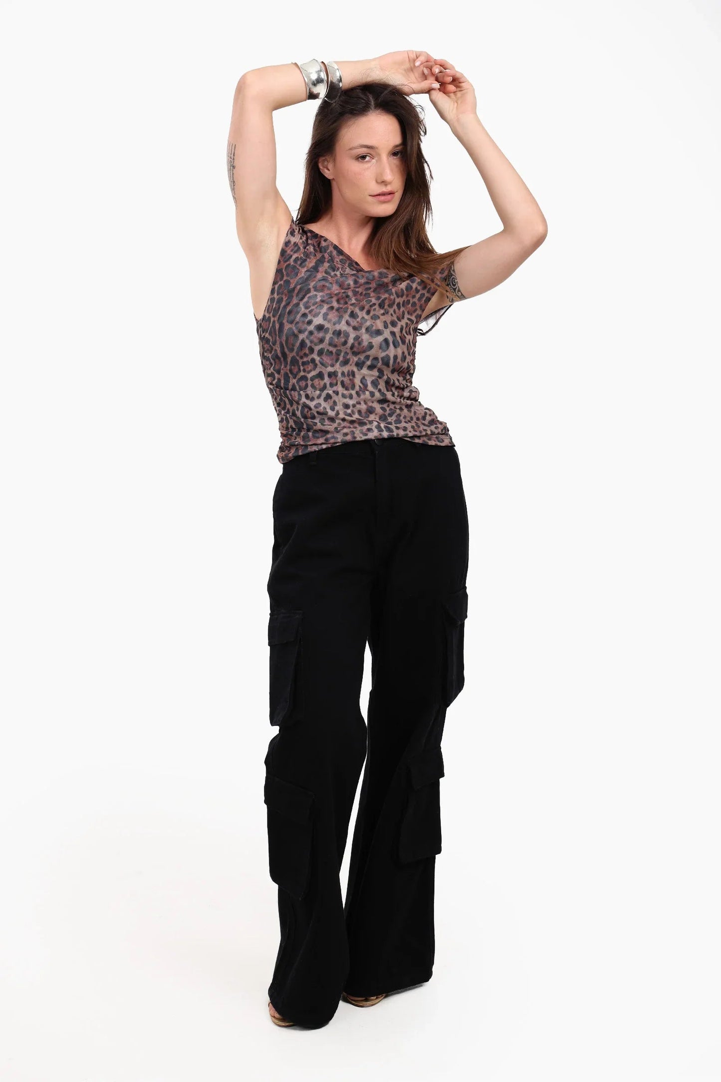 بلوزة بطبعة جلد النمر بكتف واحد