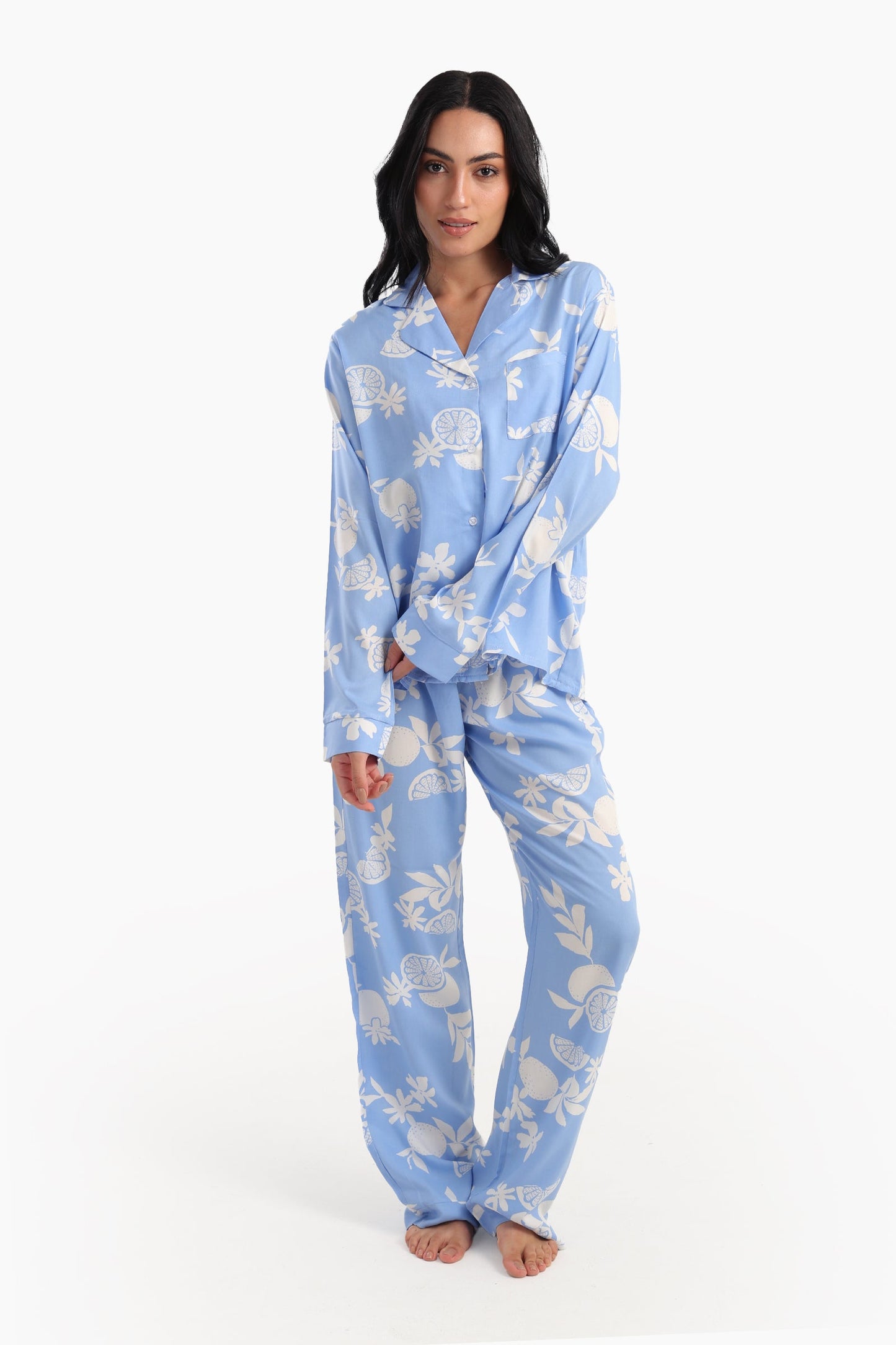 طقم بيجامة مطبوع باللون الأزرق