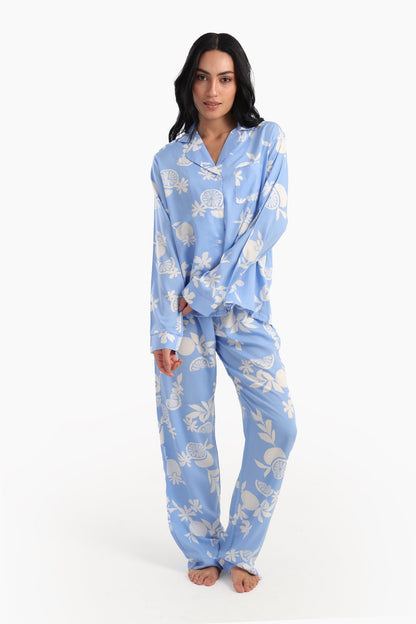 طقم بيجامة مطبوع باللون الأزرق