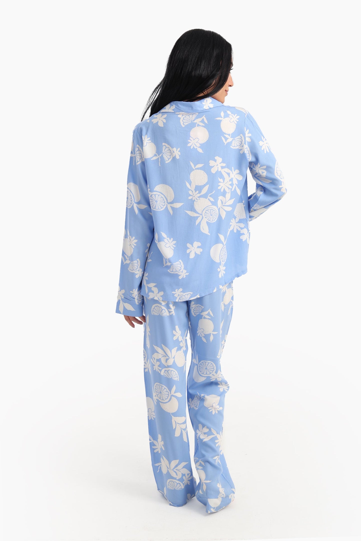 طقم بيجامة مطبوع باللون الأزرق