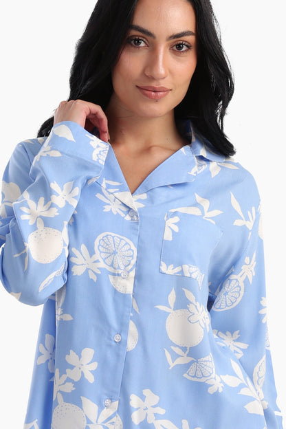 طقم بيجامة مطبوع باللون الأزرق