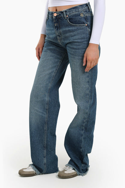 Straight Cut Jeans with Fringes