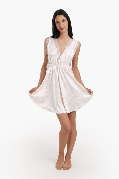 دمية طفل بفتحة رقبة على شكل حرف V