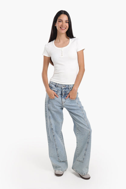 بلوزة مع زر إغلاق سريع