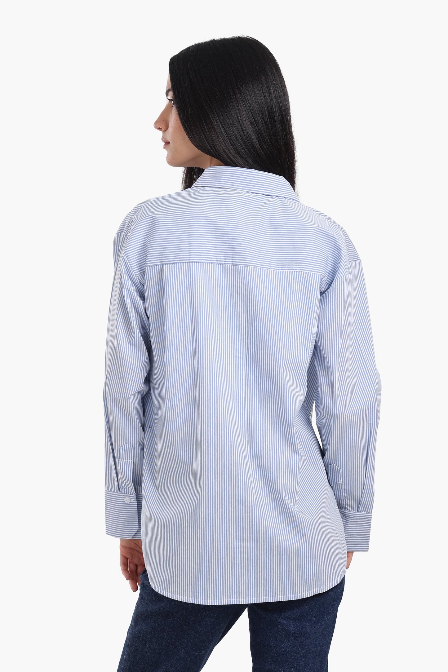 قميص مخطط مع جيب مطبوع