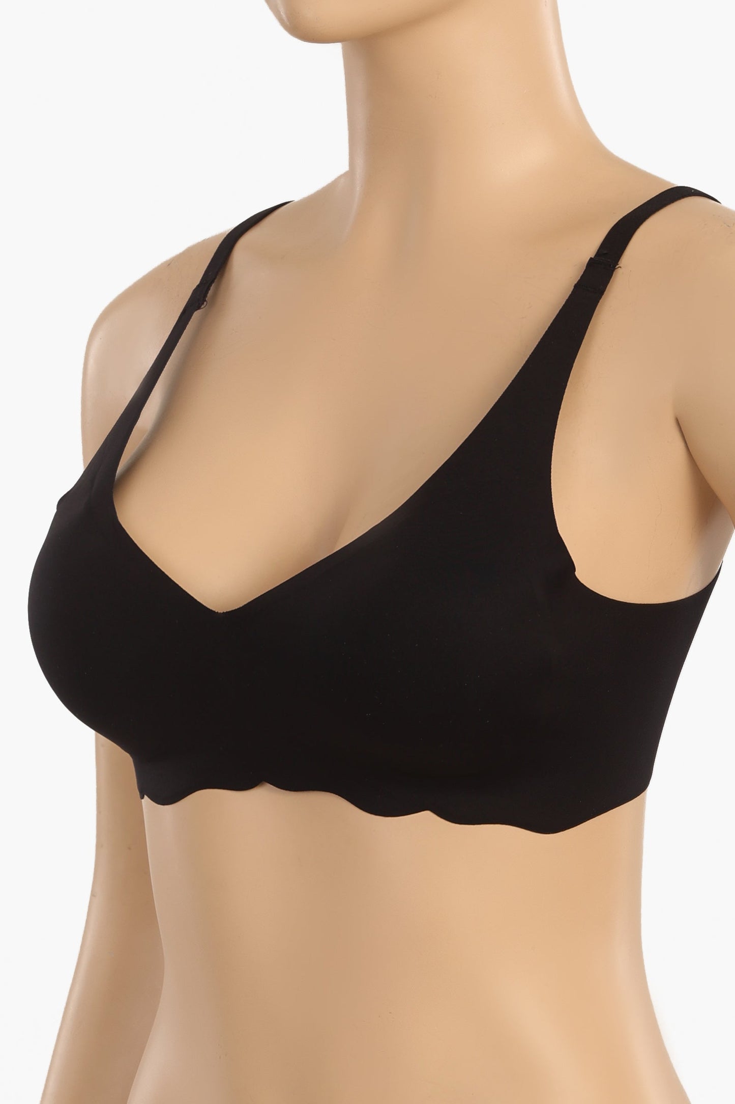 حمالة صدر ذات حافة مقطوعة بالليزر