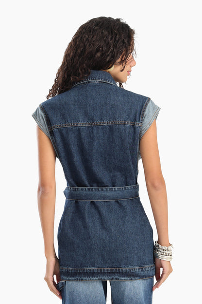 سترة جينز مع حزام