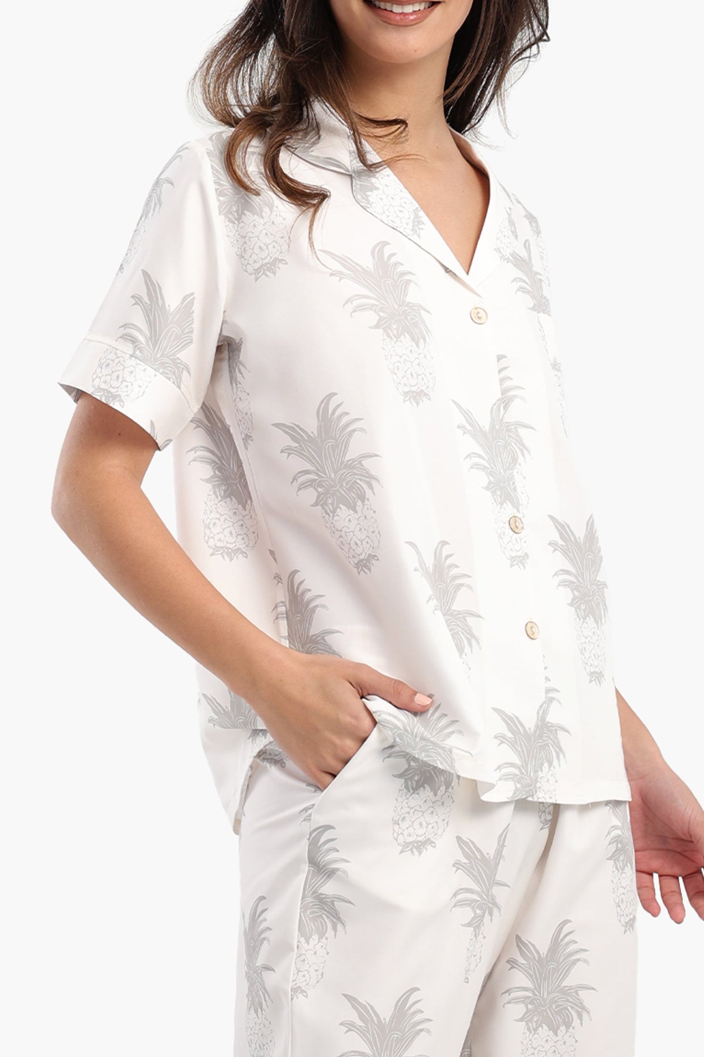 طقم بيجاما مطبوع عليه أناناس