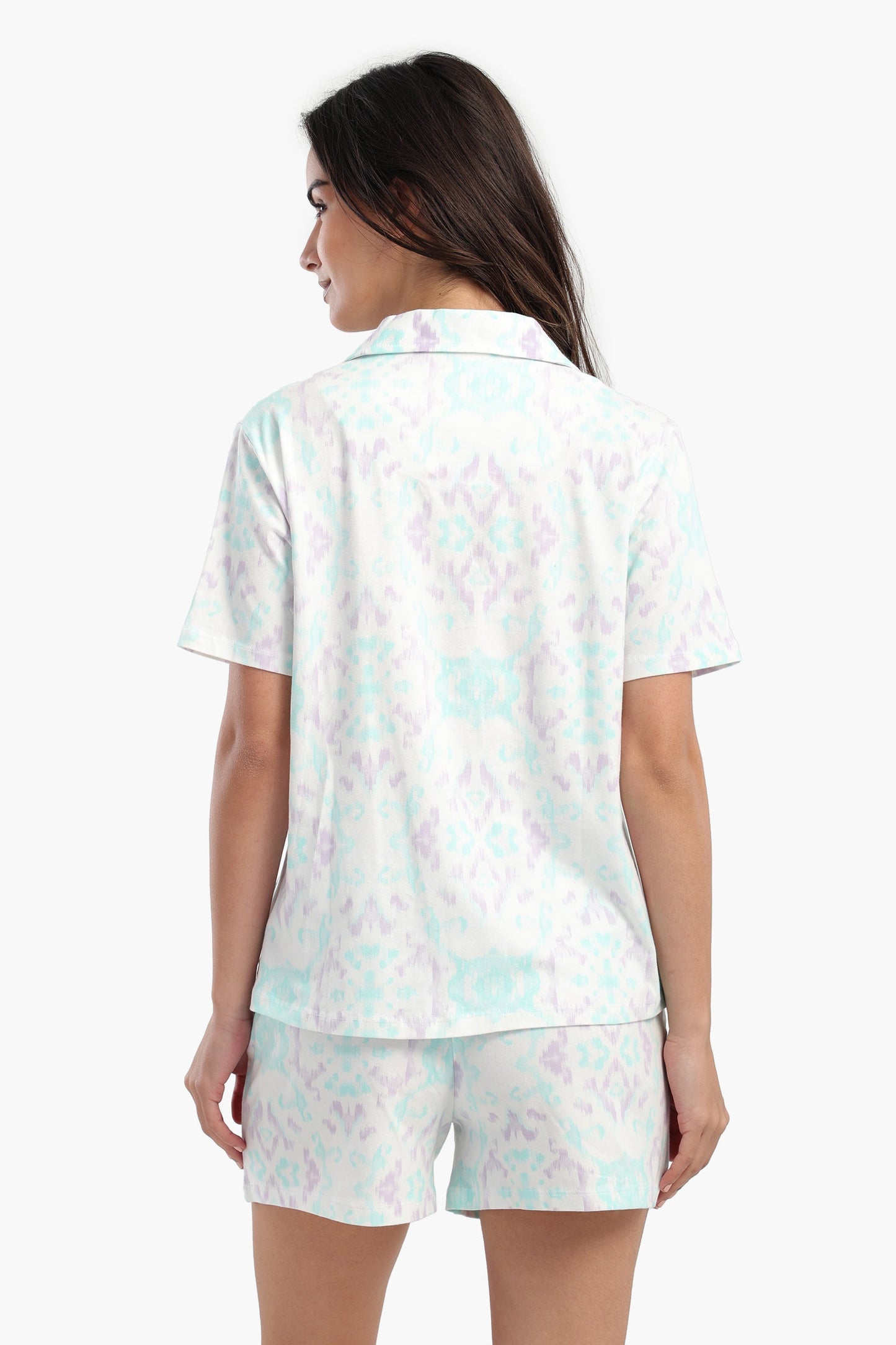 طقم بيجامة بياقة مدببة