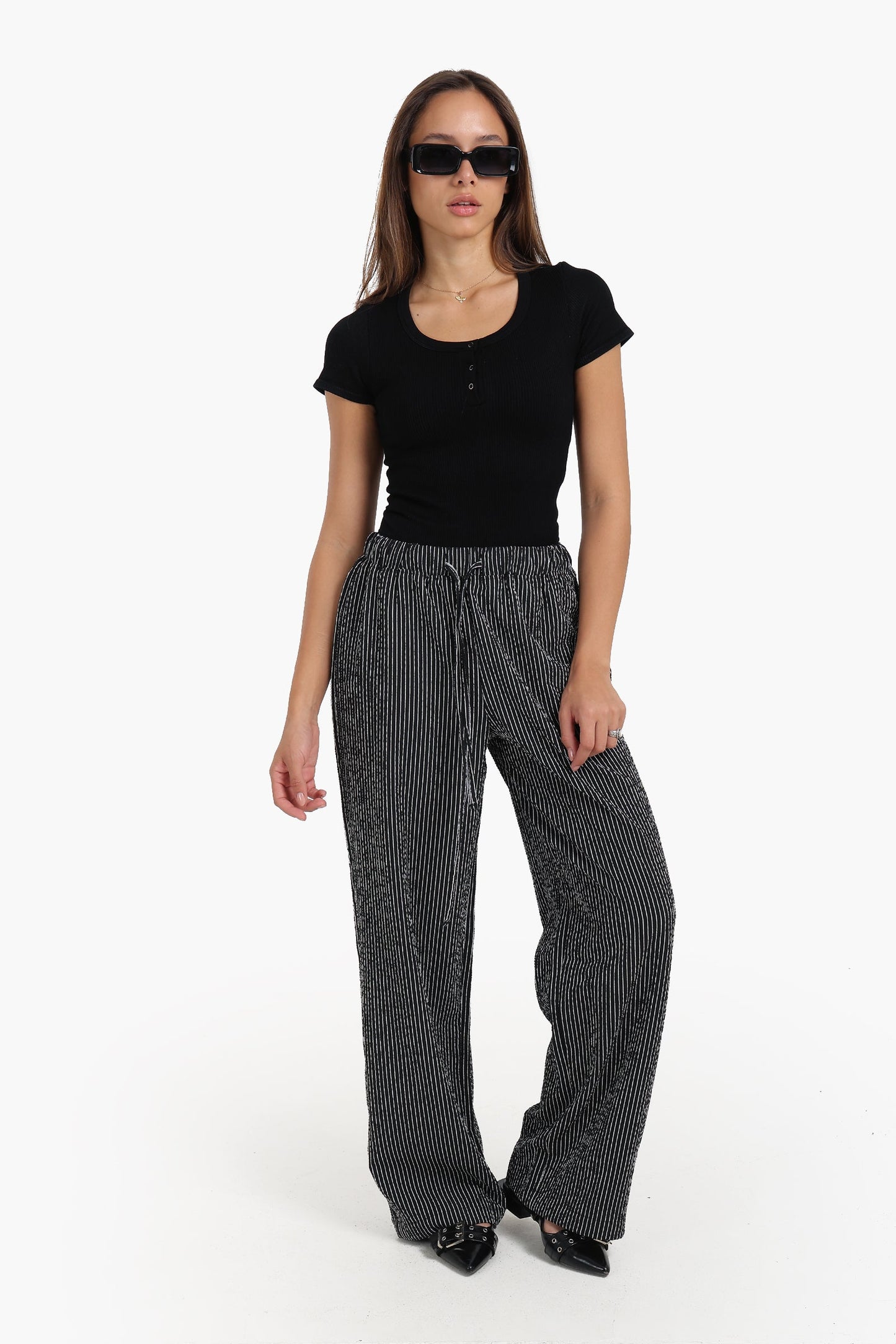 بلوزة مع زر إغلاق سريع