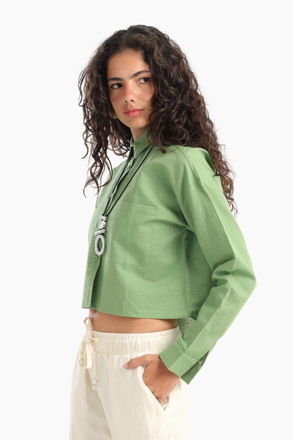 قميص قصير بأكمام طويلة