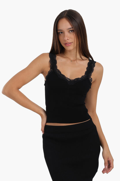 تانك توب بتفاصيل الدانتيل