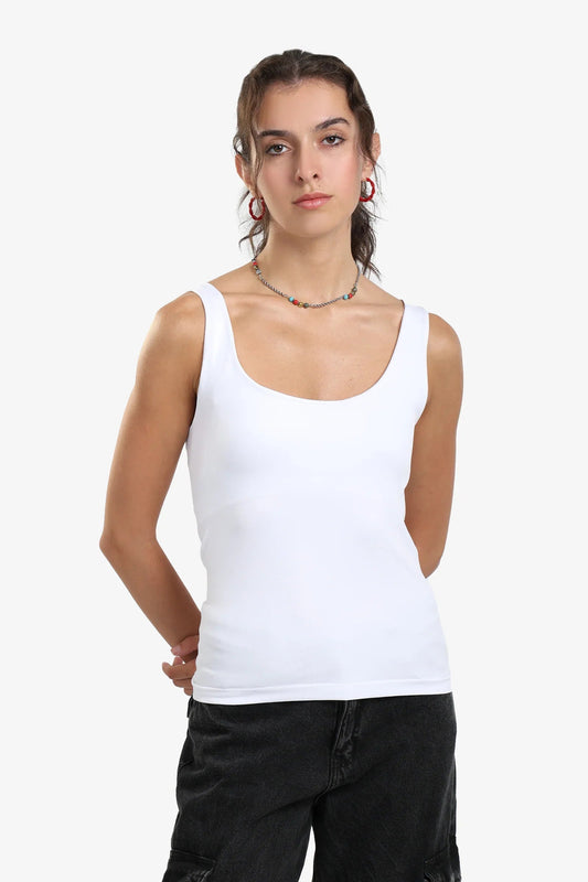 بلوزة أساسية بدون أكمام