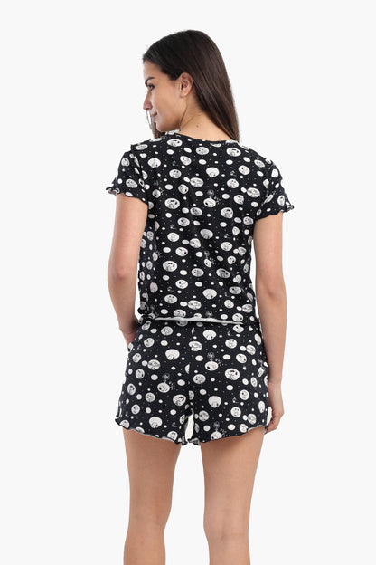 طقم بيجامة مطبوع عليه سنوبي