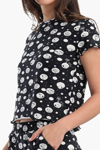 طقم بيجامة مطبوع عليه سنوبي