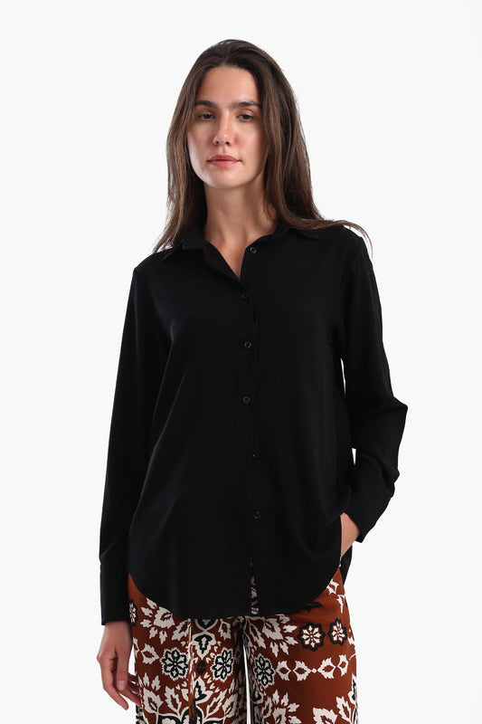 قميص أسود أساسي