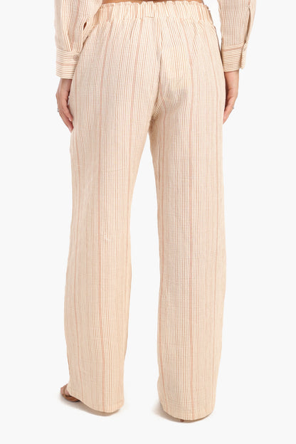 بنطال مخطط واسع الساق