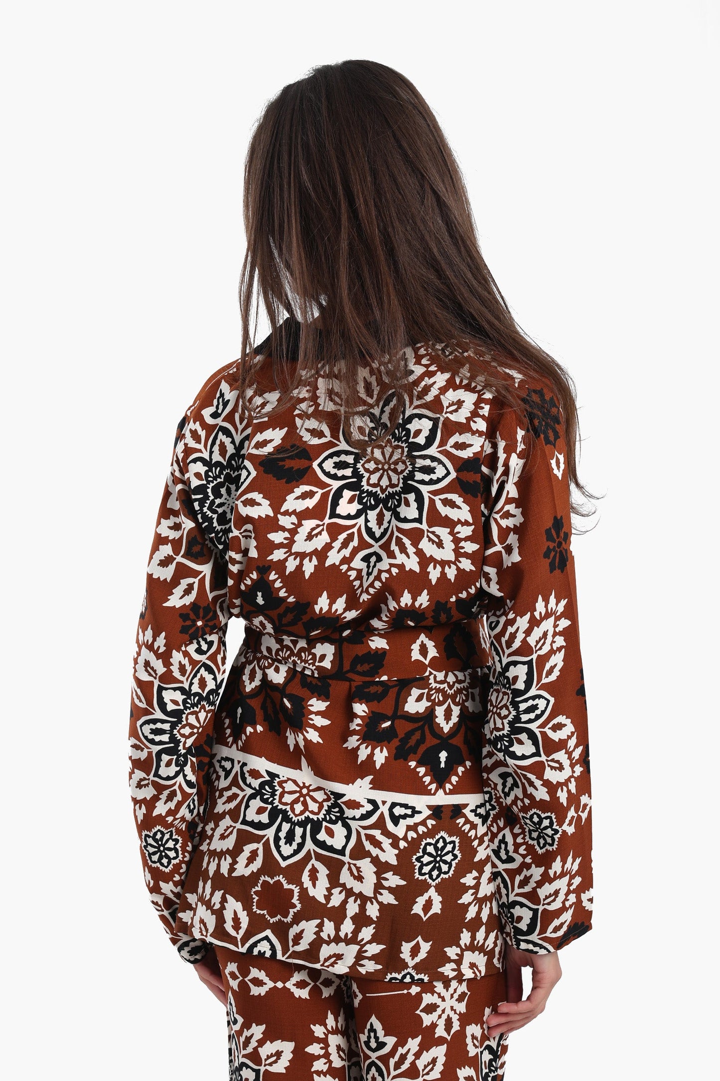 كيمونو مفتوح من الأمام بأكمام