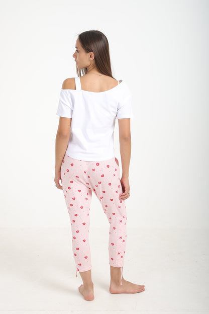 طقم بيجاما مع بنطال كابري