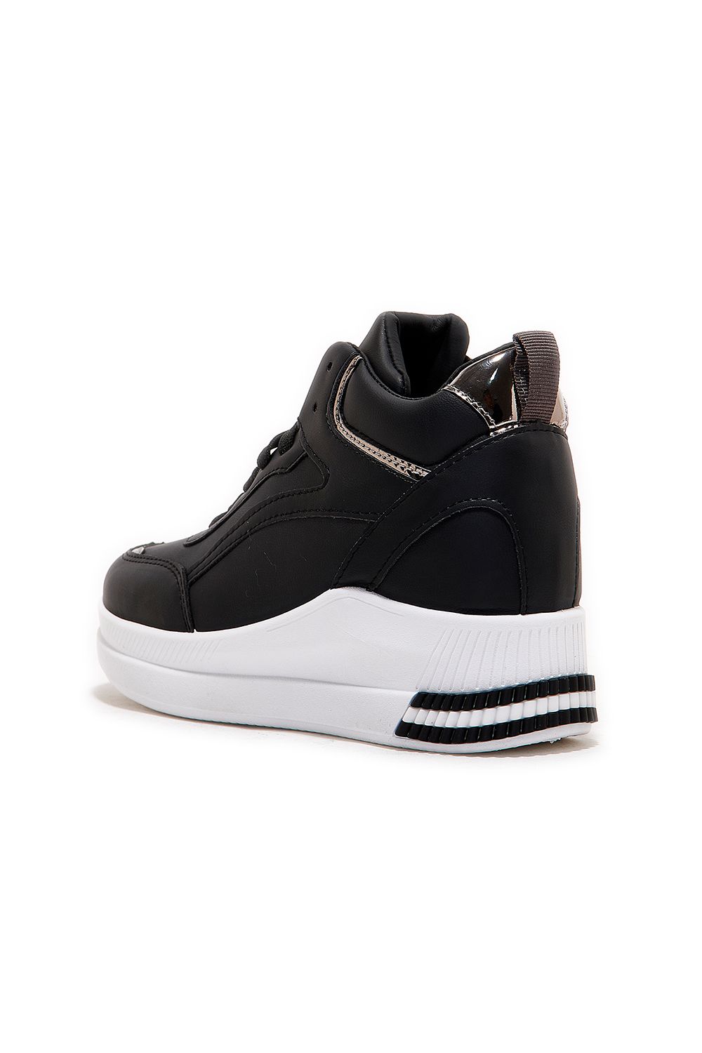 Shoeroom Plain Leather Comfy Sneakers